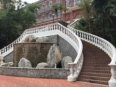 -香港大学