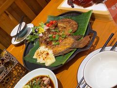 -老滇山寨•云南特色菜•地方菜•民族风情歌舞表演(金碧店)