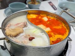 猪手鸳鸯锅-小街猪手(团结湖店)
