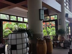 -亚龙湾喜来登·美景台大堂吧