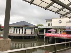 -平望服务区·停车场