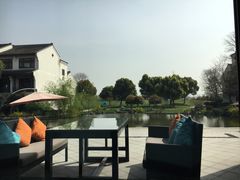 -梁鸿湿地丽笙度假酒店大堂吧