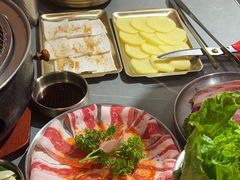 -围炉肉舍•炭烤活鳗•丹东海鲜烤肉(步行街店)