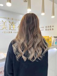 -镁连社·美联社