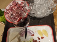 -毛辣果·贵州红酸汤牛肉火锅(西单店)