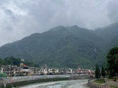 -四川汶川特大地震漩口中学遗址