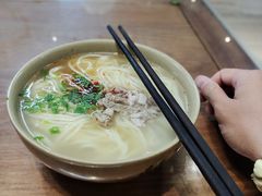-亮亮面馆(经六路店)