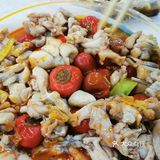 今天换了一家新的店。买回来分量好大呀。还点了一份鸡胗