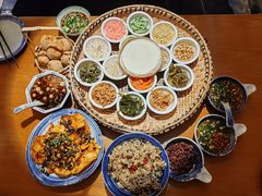 -包整·丝娃娃(一览甲秀楼风景店)