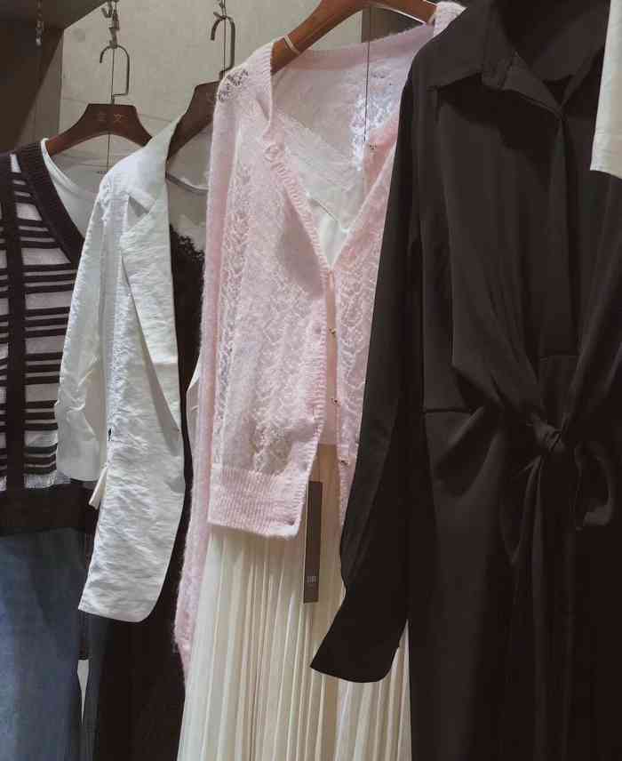 艾文服饰星湖·no.101-"门店还挺大的,就在星湖101广场的一楼,.