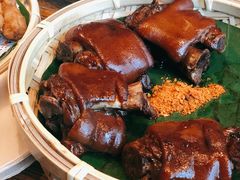 金牌烤猪蹄-中8楼风尚云南菜(颐堤港店)