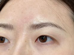 -一个差评成就的纹眉店