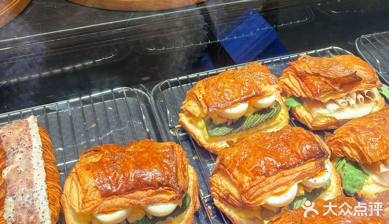 宁波蛇皮广场！！！也开了我最爱的面包店啦🥯
