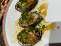 蒜蓉蒸鲍鱼-渔民船说·北塘海鲜·天津菜·海肠捞饭(北塘古镇店)