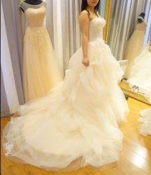 -Flora婚纱礼服定制租赁店