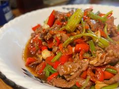 小炒黄牛肉-湘村小灶·地道长沙菜·本地人优选(万家丽路店)