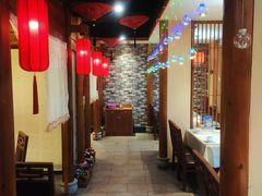 -依江春水烤鸭店