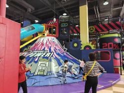 -欧酷世界动力星球(王府井奥莱UP TOWN店)