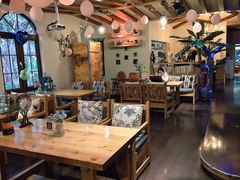 -月亮眼花园餐厅书吧酒吧