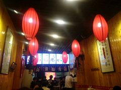 -愉肴麻辣香锅(中山路店)