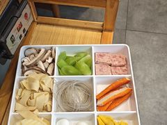 -鲁员外地锅鸡地锅鱼(古墩路店)