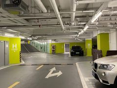 -前滩太古里木区停车场