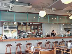 -ROAST coffee & eatery