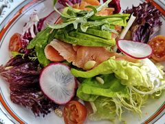 三文鱼牛油果沙拉-杭州君悦酒店·青莳