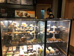 面包甜点陈列柜-星巴克(广州淘金路店)