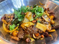 -愉肴麻辣香锅(中山路店)