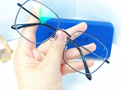 -罗伯特眼镜·蔡司官方授权(罗湖国贸店)