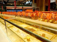 面包甜点陈列柜-喜計局·饼行(万象汇店)