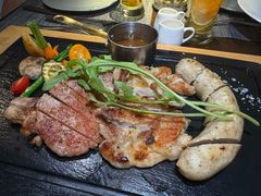 -卡普里披萨·牛扒·下午茶