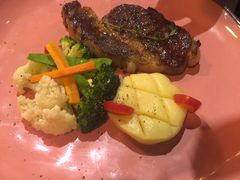-SISTERS BAR RESTAURANT川意酒馆(嘉善老市H楼店)