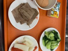 -牛一嘴·兰州牛肉面·大盘鸡(财富中心店)