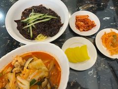 辣海鲜面-桃园中华料理炸酱面(燕儿岛路店)