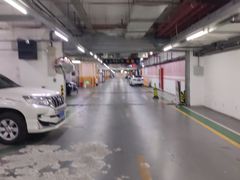 -环球港-停车场