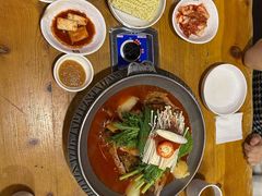 -喇喇排骨火锅·传统韩式脊骨汤(望京西园总店)