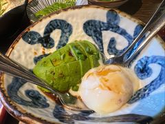 温泉蛋拌牛油果-鸟屯(三里屯店)