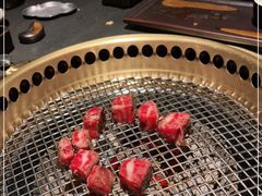 -铭牛烧肉·和牛海鲜自助(高新月牙湖店)