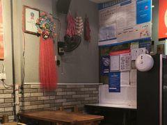 -爆炸头阿姨小四川正宗川味小吃(无任何分店)