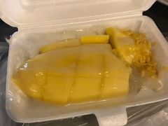 -芒果糯米饭摊子