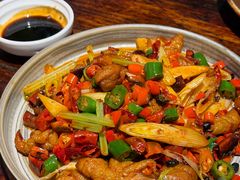 火爆回锅肥肠-懒人盐府人家(安贞店)