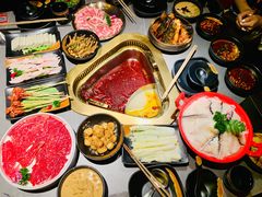 酸萝卜鸳鸯锅-鮮樂門重庆美蛙鱼头火锅(恒隆店)