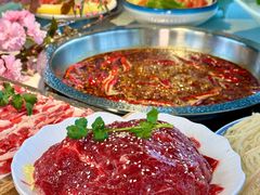 -茅草房·河畔园林火锅