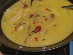-霄汉牛三鲜湖北砂锅菜(万松园2店)
