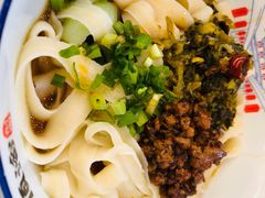 飘香热拌面-顺溜·手工刀削面·黑金店(铜锣湾店)