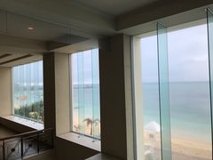-Rizzan Sea Park Hotel Tancha Bay室内游泳池