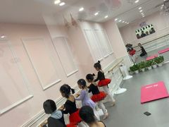 -炫艺舞蹈培训中心(枫尚奥特莱斯店)