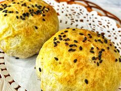 酥皮烤包子-董小西的凉皮和椒麻鸡(三元桥店)